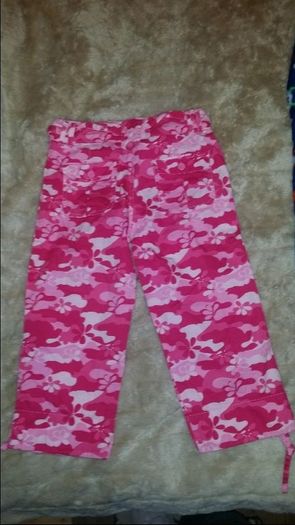 A'nD pink 3/4 lenght girls pants age 10 height 140cm Postage included
