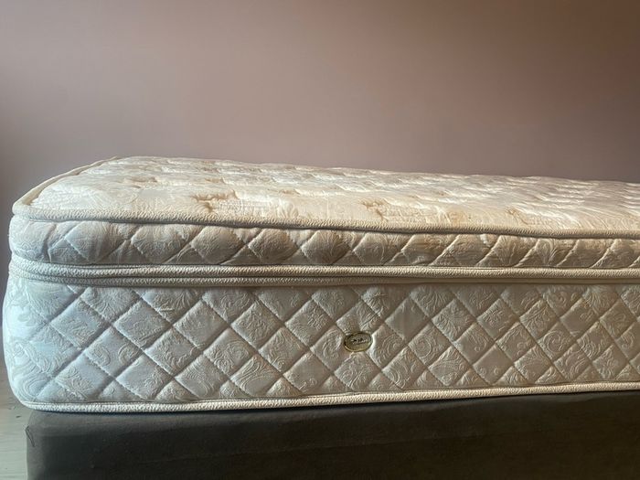 Hotel King Single Bed Extra-Wide 101cm Pillowtop Mattress & Divan Base