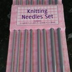 Knitting needles (plastic)