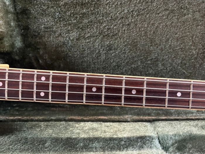 Greco VB-500 Violin Bass Sunburst 1983