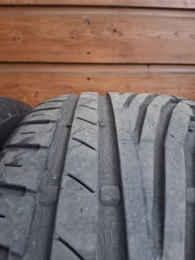 2 tyres Uniroyal rainsport 225/50/17 60 euros