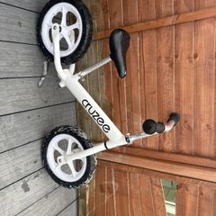 CRUZEE balance bike