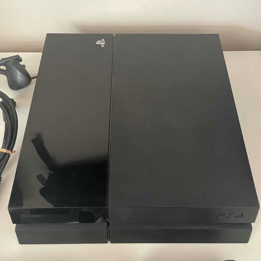 Sony PS4/2 Controllers/Charging Dock