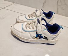 Sonic trainers size 11