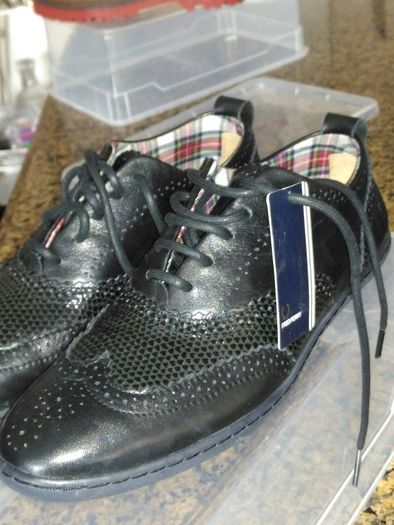 Fred Perry lace walking shoes