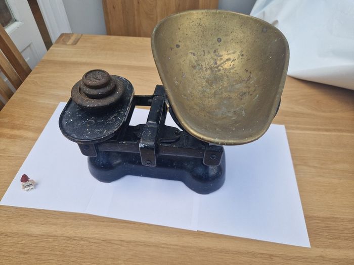 Kitchen Scales kitchenalia