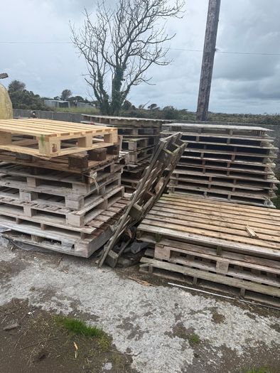 Wooden pallets - various sizes