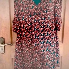 Pretty floral dress size 12 new with tag