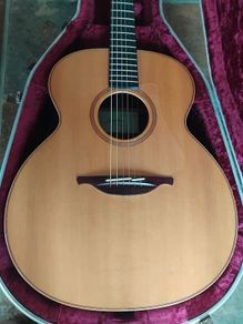 lowden 032 with highlander pickup