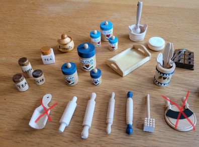 Dolls house miniatures / accessories - kitchen essentials