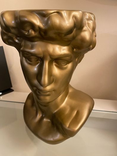 Bust
