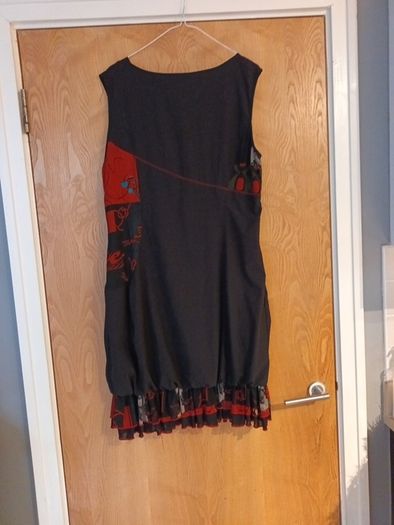 Glamz  Dress.  Size .48 -18.  B.N.W.T.