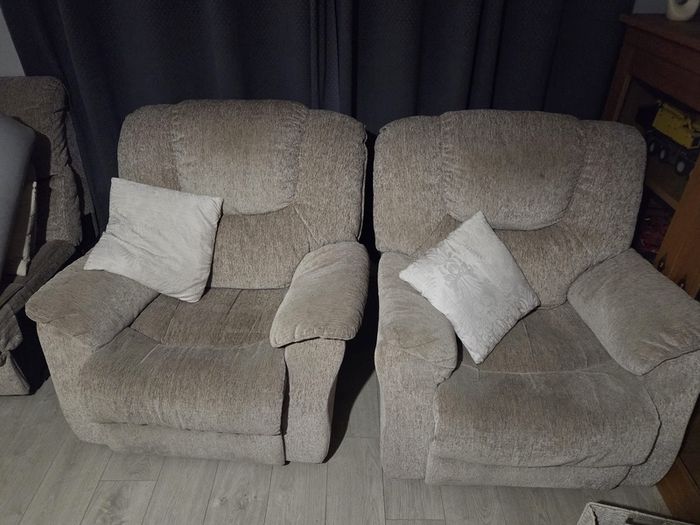 Three piece suite recliners