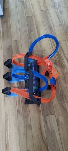 Hot Wheels Corkscrew Crash