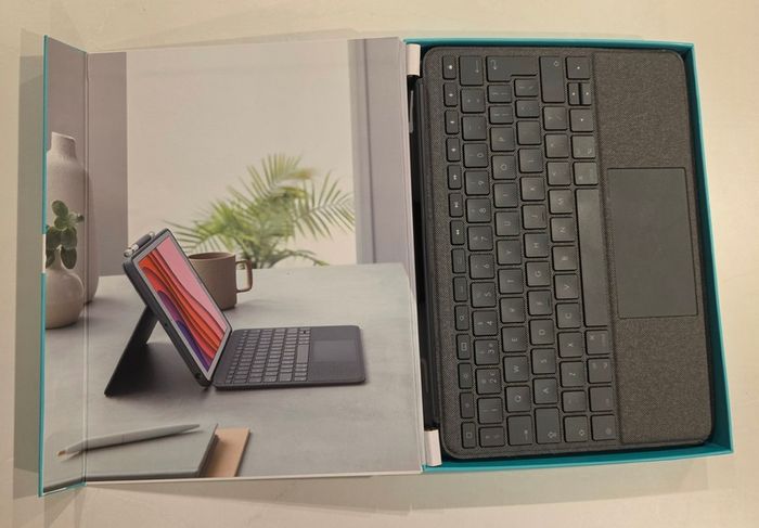 Logitech Combo Touch iPad Case (7th/8th/9th Gen)