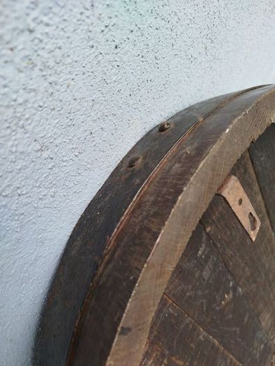 Barrel Top Sign
