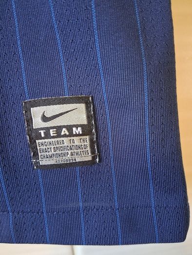 Arsenal Jersey. Official Nike Arsenal Mens Away Jersey From Season 2009/2010. Authentic Original From The Time. Not A Modern Day Remake.  Collect In Dublin Or Receive Via Post.