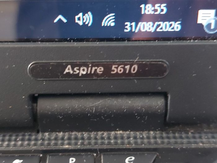 Vintage Acer Aspire. 5612 WLMi, Intel Core Duo Processor, CPU T2300, 1.66GHZ, 32 bit,  2GB Ram, Windows 10, Microsoft Edge, Chrome and VCL