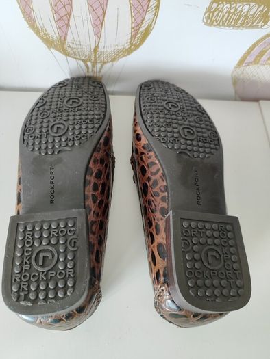 Ladies Shoes size 5.5lovel