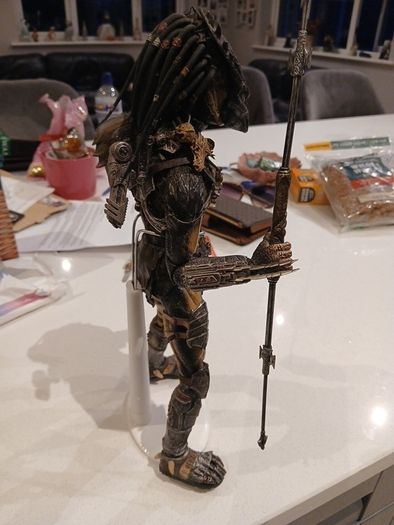 Hot toy mms66 Predator figure 1/6 scale 35cm tall