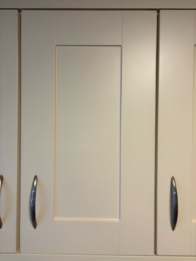 cream shaker kitchen doors