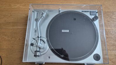 Vinyl Turntable - Audio Technica AT-LP120XUSB