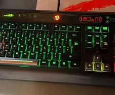 Mad Catz V7 gaming keyboard