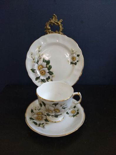 Fabulous Arklow Pottery Bone China Trio in Excellent Cabinet Condition - a Lovely Floral Pattern in White, Yellow and Green