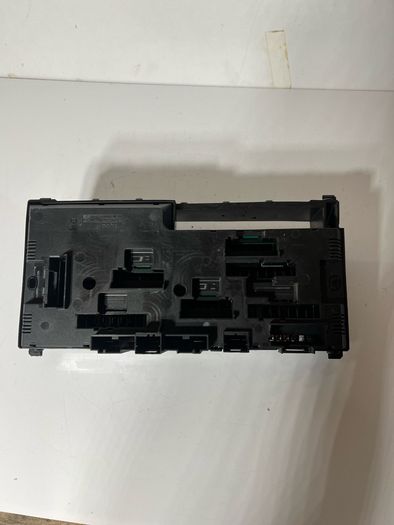 Bmw 5 Series F10 F11 2011 2.0 Diesel Fuse Relay Box 9234421 A1l7b16s