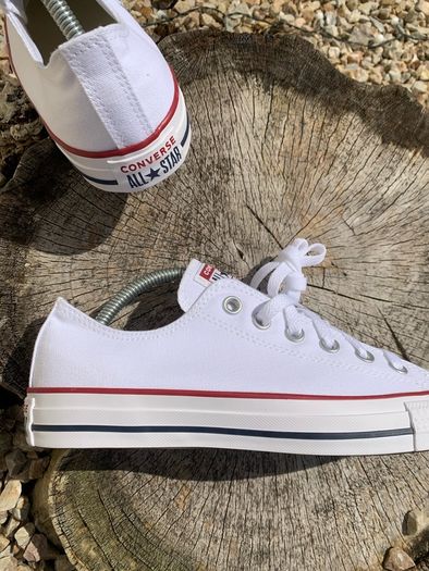 Get Classic Converse Chuck Taylor All Stars