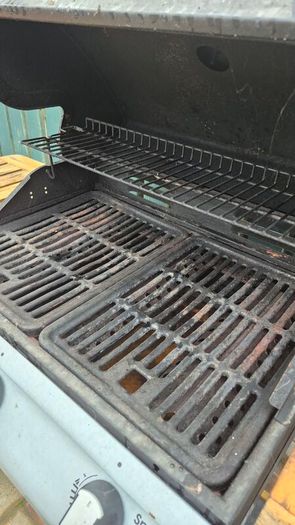 3 burners Outback bbq