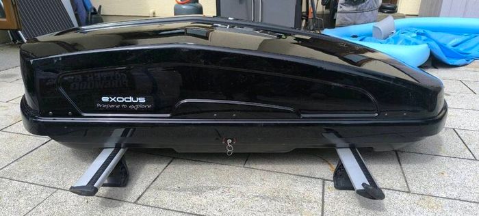 Roof box