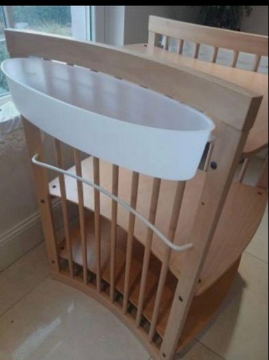 Stoke care changing table