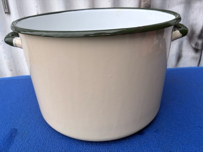 vintage circular enamel bread bin
