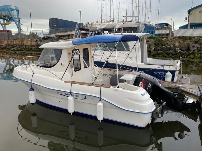 Quicksilver Pilothouse 580 boat