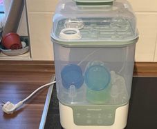 Steriliser and dryer Baby Bottles