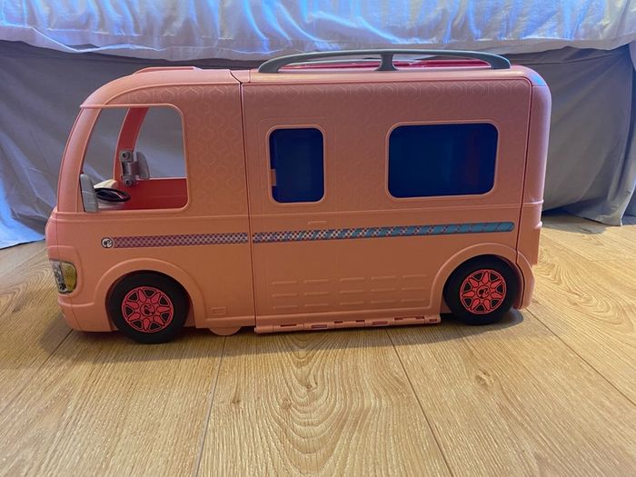 Barbie Camper Van