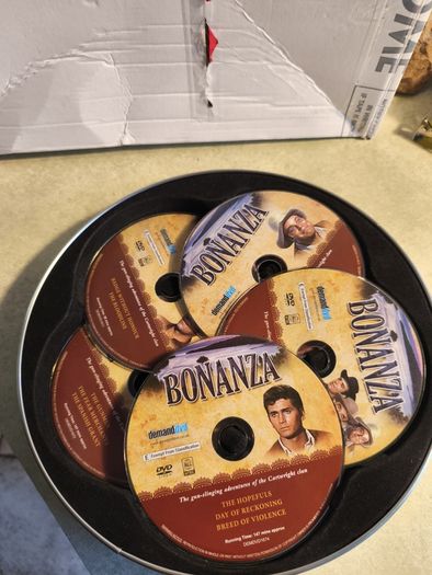 Bonanza John Wayne 5 Classic Films In Round Tin.
