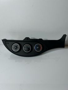 Toyota Yaris 3 Ac Control Panel 55903 75f604 Climate Control Panel  A1l 1b14s