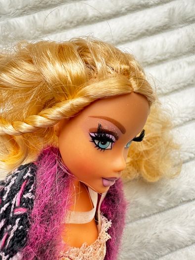 Mattel Barbie My Scene Goes Hollywood Doll Used Please see photos