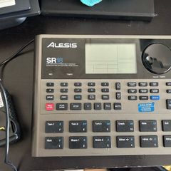 Alesis SR18 Drum Machine