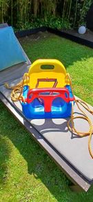 Kids swing