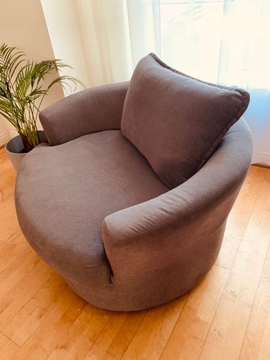 swivel chair