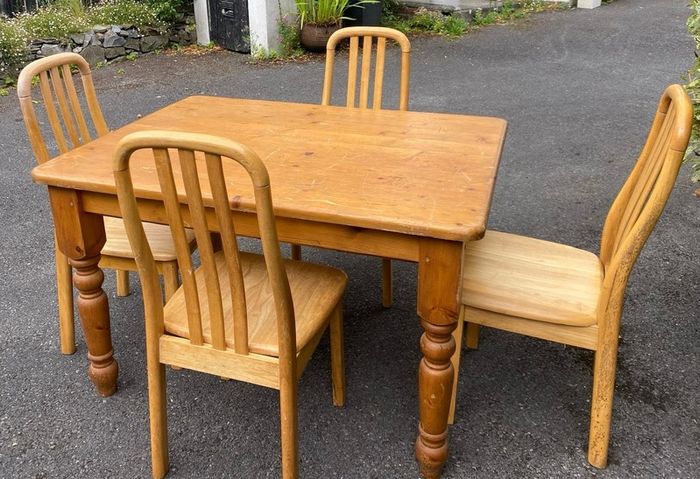Pine kitchen table and 4 matching chairs