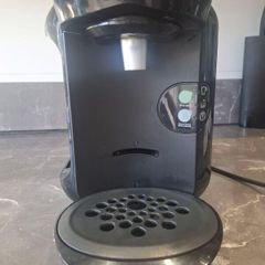 coffee machine with pod stand