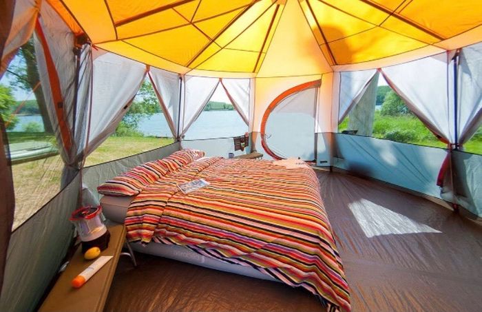 6 Man Festival Dome Tent, 6 Person Family Camping Tent with 360 Degree Panoramic View, Stable Steel Pole Construction, Sewn-in Groundsheet, 100 Percent Waterproof