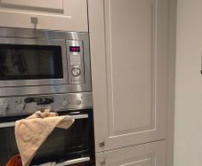 Integrated fridge freezer