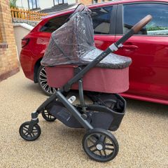 UPPAbaby Vista V2 - Lucy (Full Bundle with CozyGanoosh)