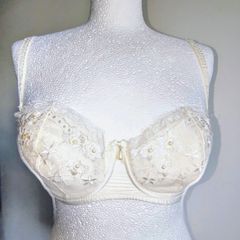 Lepel cream strapless bra in 38D, 32DD, 36DD, 38DD