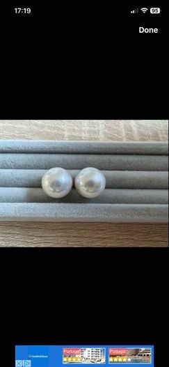 Classic Pearl stud earrings